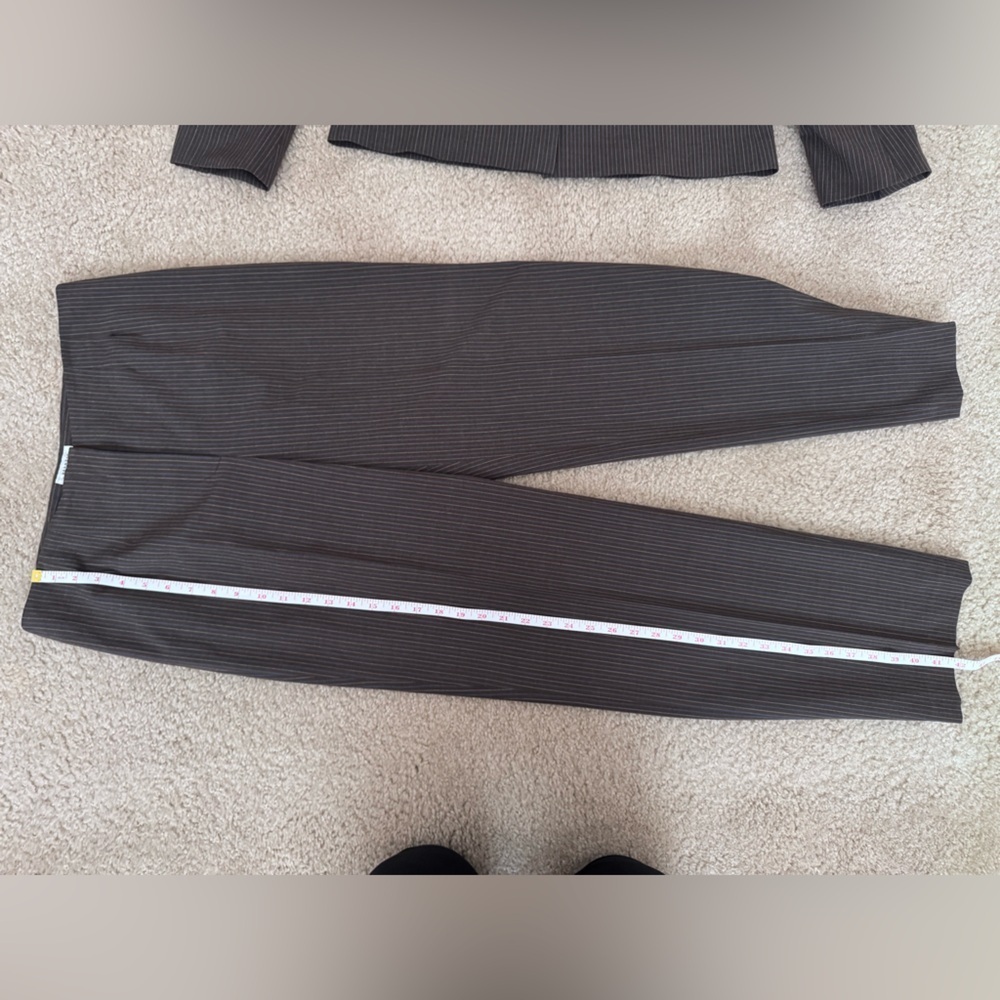 Barneys New York Classic Brown Pinstripe Women’s Suit Approximate Size 8 No Tag - Picture 12 of 16